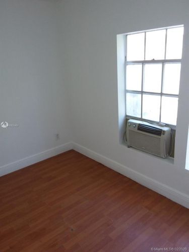 Foto del edificio - 12850 SW 14th St