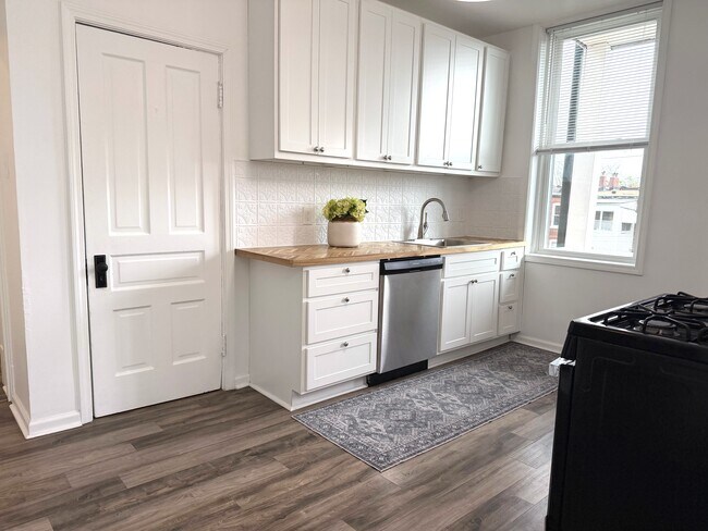 Foto del edificio - 3452 Alberta St