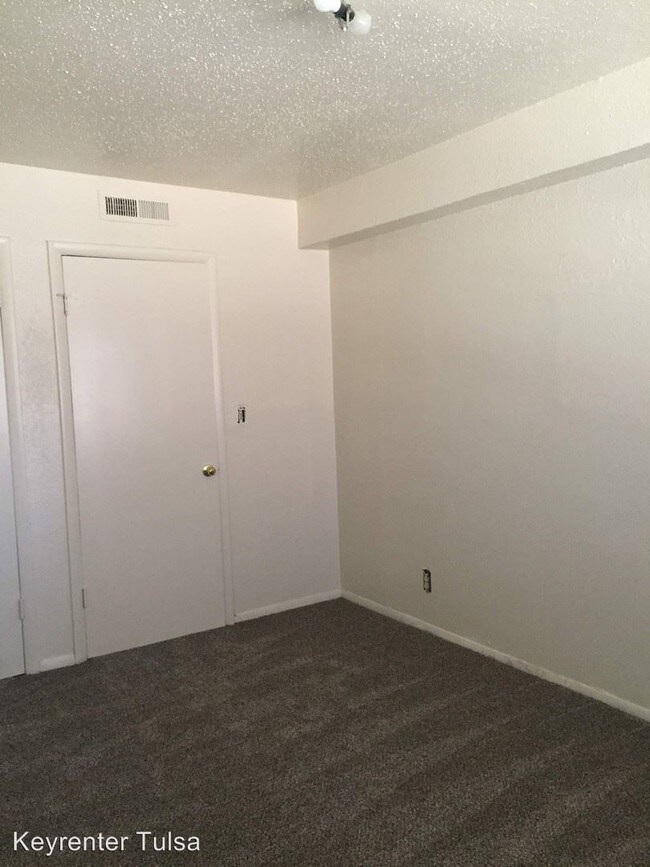 1 Br Bath Apartment 444 South Mingo Road For Rent Building Photo 1 Br Bath Apartment 444 South Mingo Road