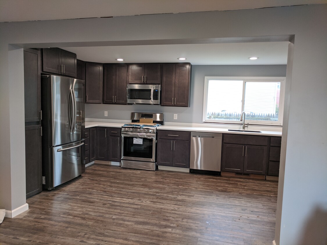Primary Photo - 14 Nardin Dr