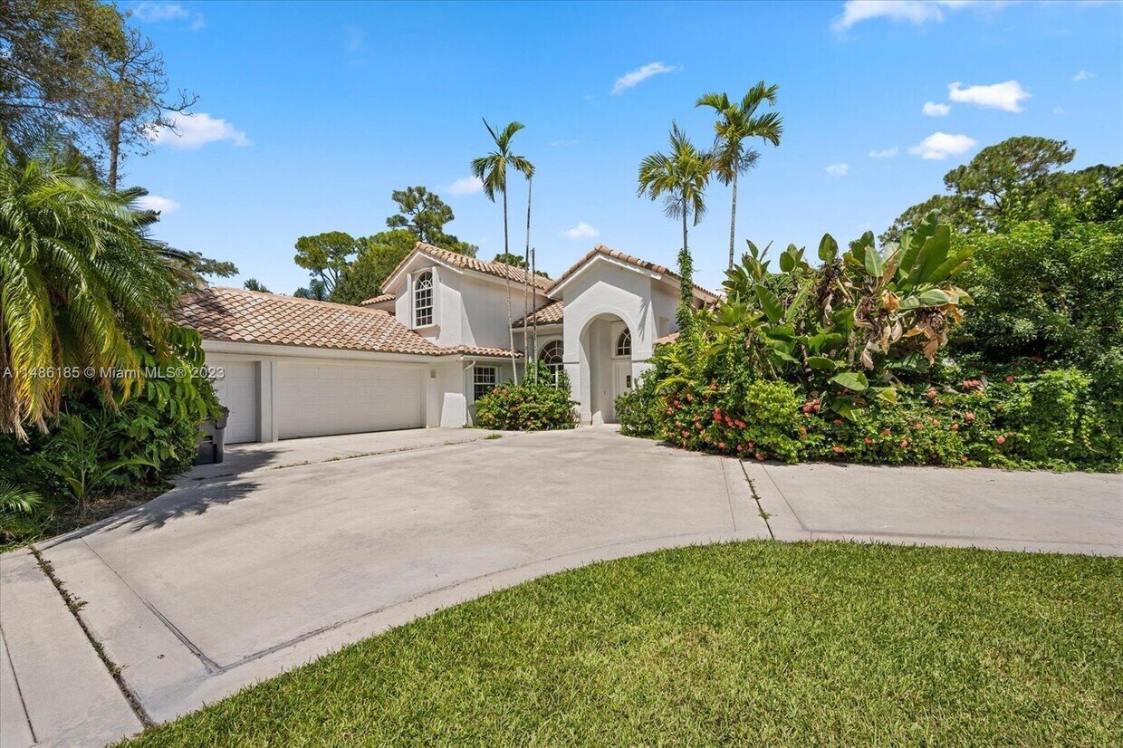 Primary Photo - 428 Squire Dr