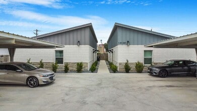 Building Photo - 1626 Playa Dr