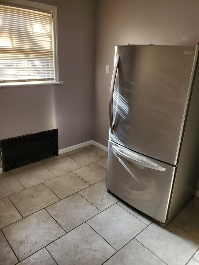Kitchen2 - 36 Chelsea Ave