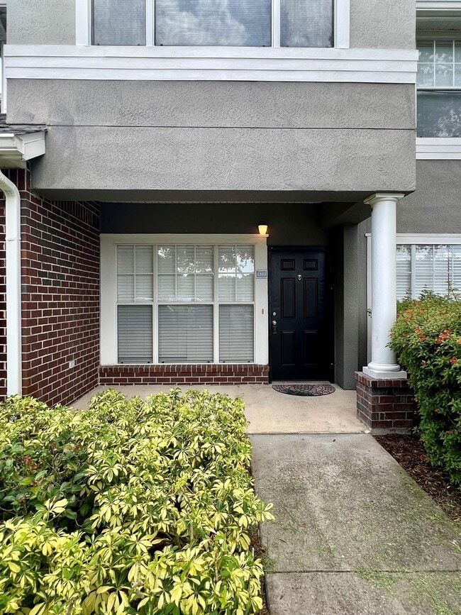 Building Photo - 11811 Estates Club Dr