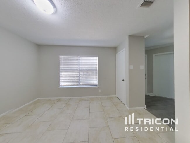 Building Photo - 6854 Eden Grove Dr