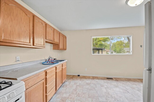 Foto del edificio - 2425 E Elm St