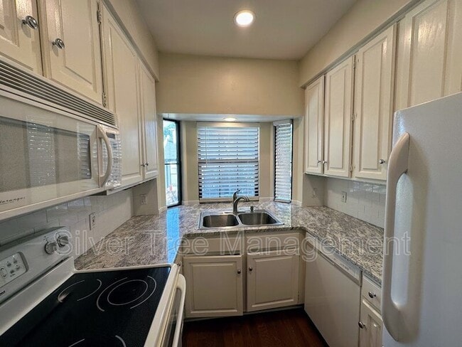 Photo - 4405 Bowser Ave Apartment