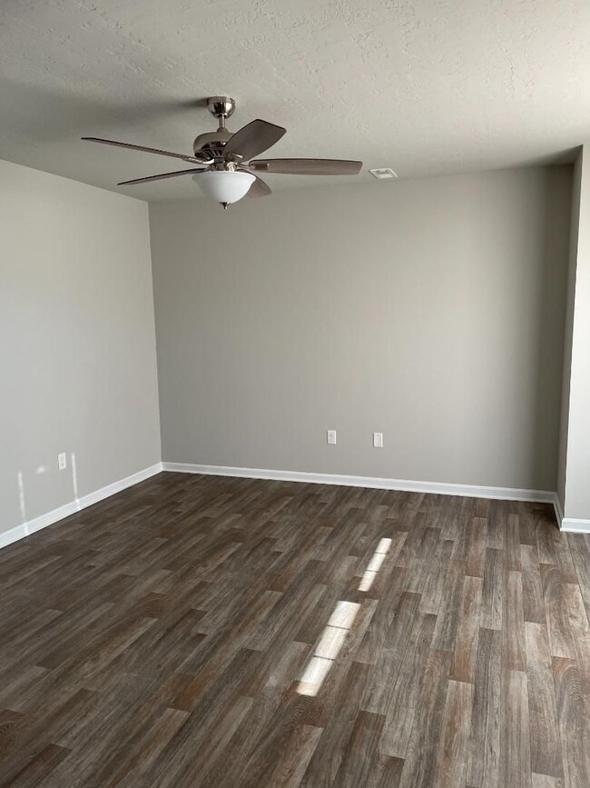 Building Photo - Modern Kitchen • Walk-In Closet • Private Primary Suite