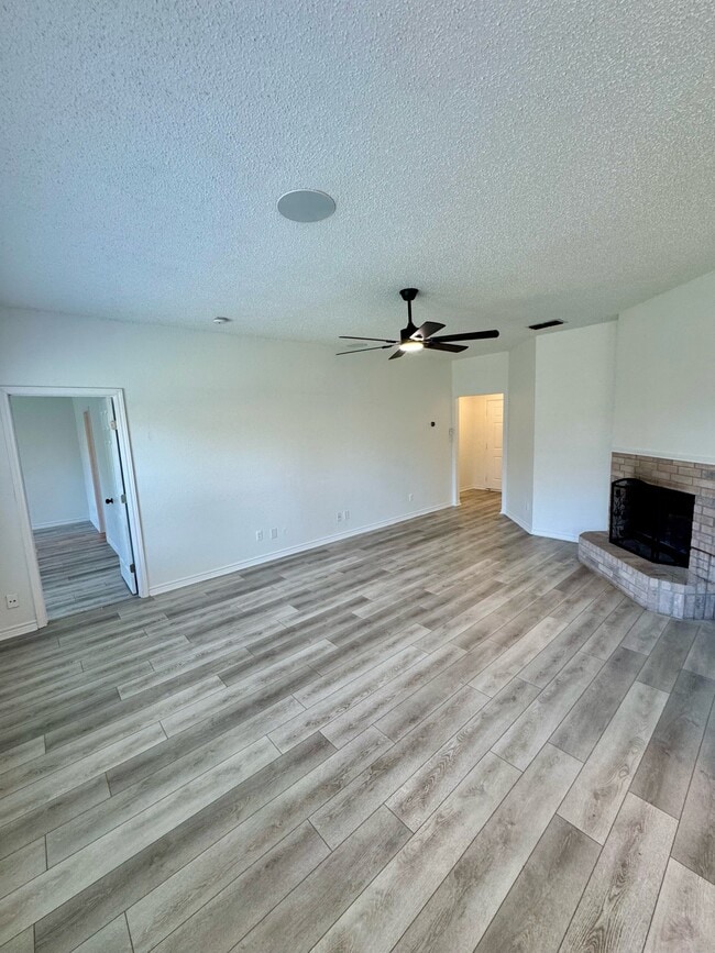 Building Photo - 2304 Corral Dr