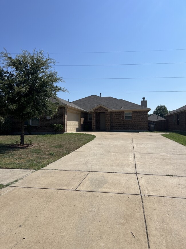 Building Photo - 530 Hearthstone Dr