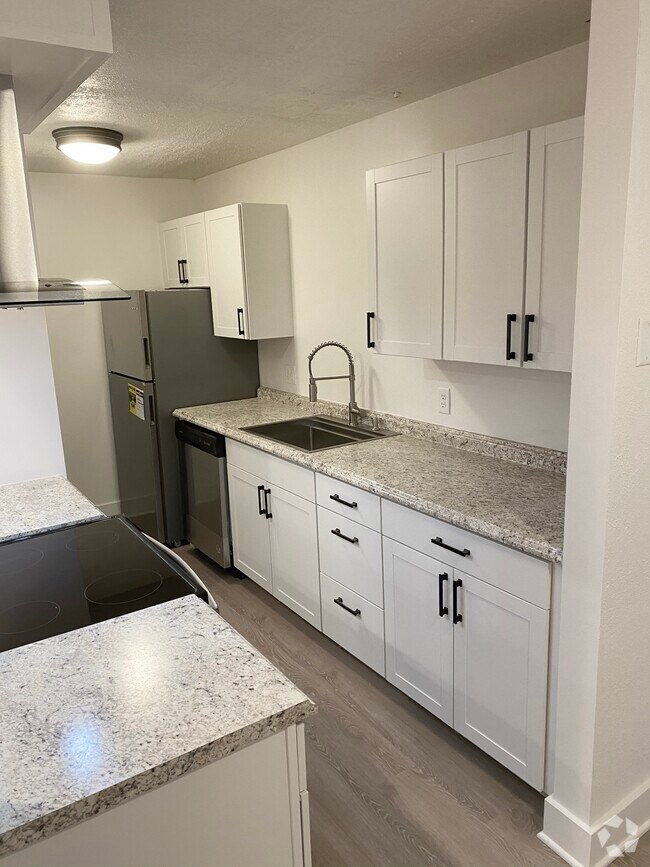 Building Photo - 5062 Amy Dr