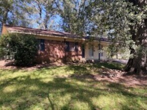 Building Photo - 1954 Longwood Dr