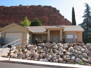 Building Photo - 688 N 400 W