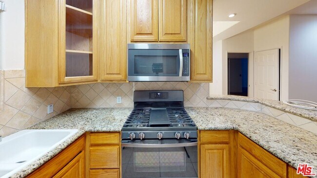 Building Photo - 5703 Laurel Canyon Blvd