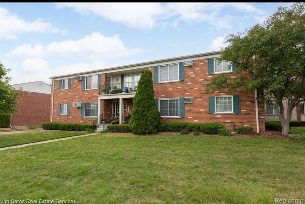 Foto principal - Charming 2-Bedroom Condo – $1,150/month In...