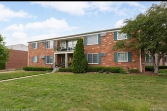 Building Photo - 409 Miller Ave