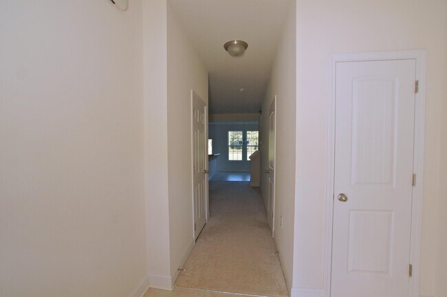 Foto del edificio - 135 Polaris Ave