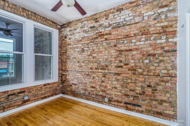 Foto del edificio - 3352 W Pierce Ave