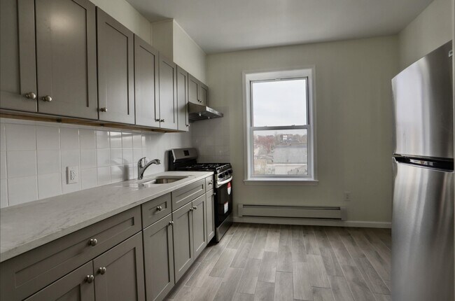 Foto del edificio - 404 Stegman Pkwy