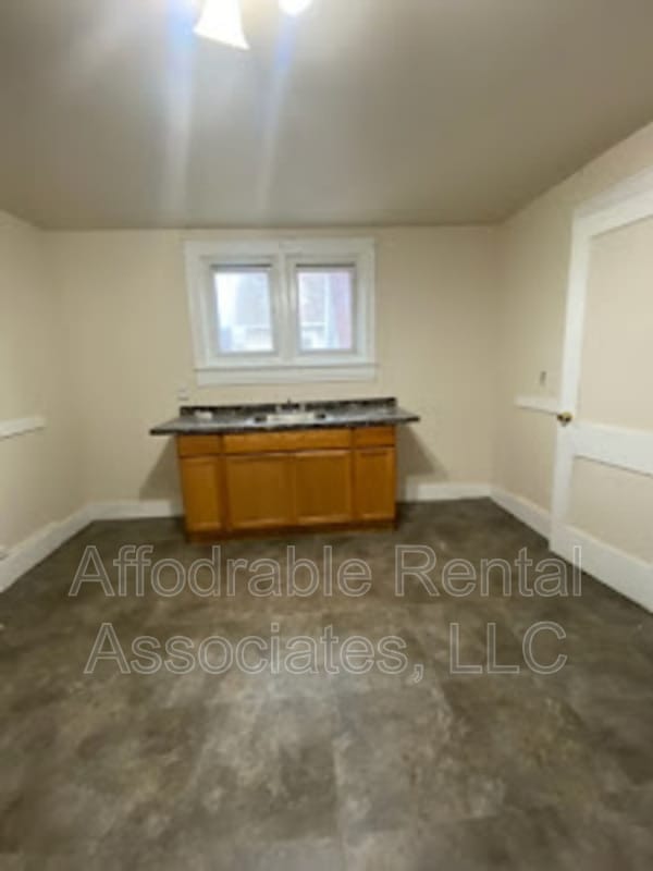 Building Photo - 1434 S 10th St