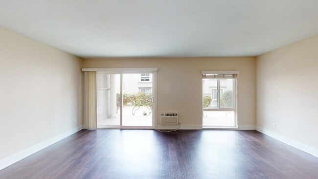 Interior Photo - 27 Seventy Five Mesa Verde