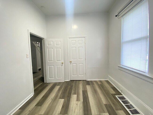 Foto del edificio - 4 bedroom, 1 bath home