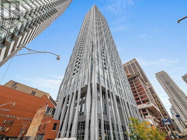 Photo du bâtiment - 1 Yorkville Ave