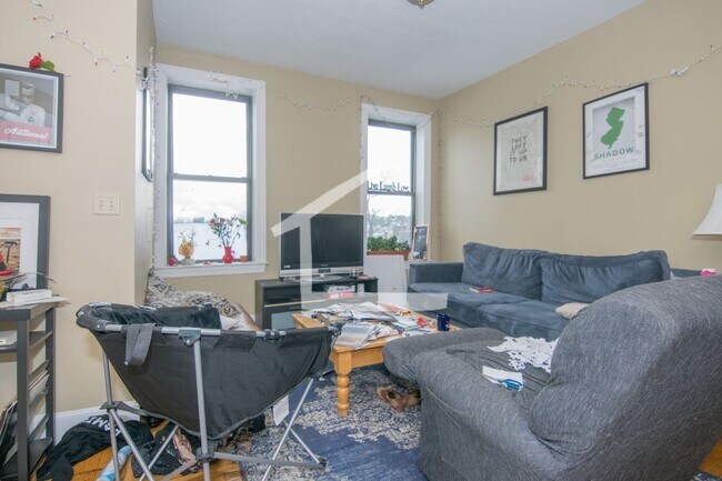 Foto del edificio - 4 Bedroom