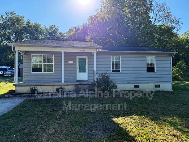 Foto principal - 1109 Crosby St