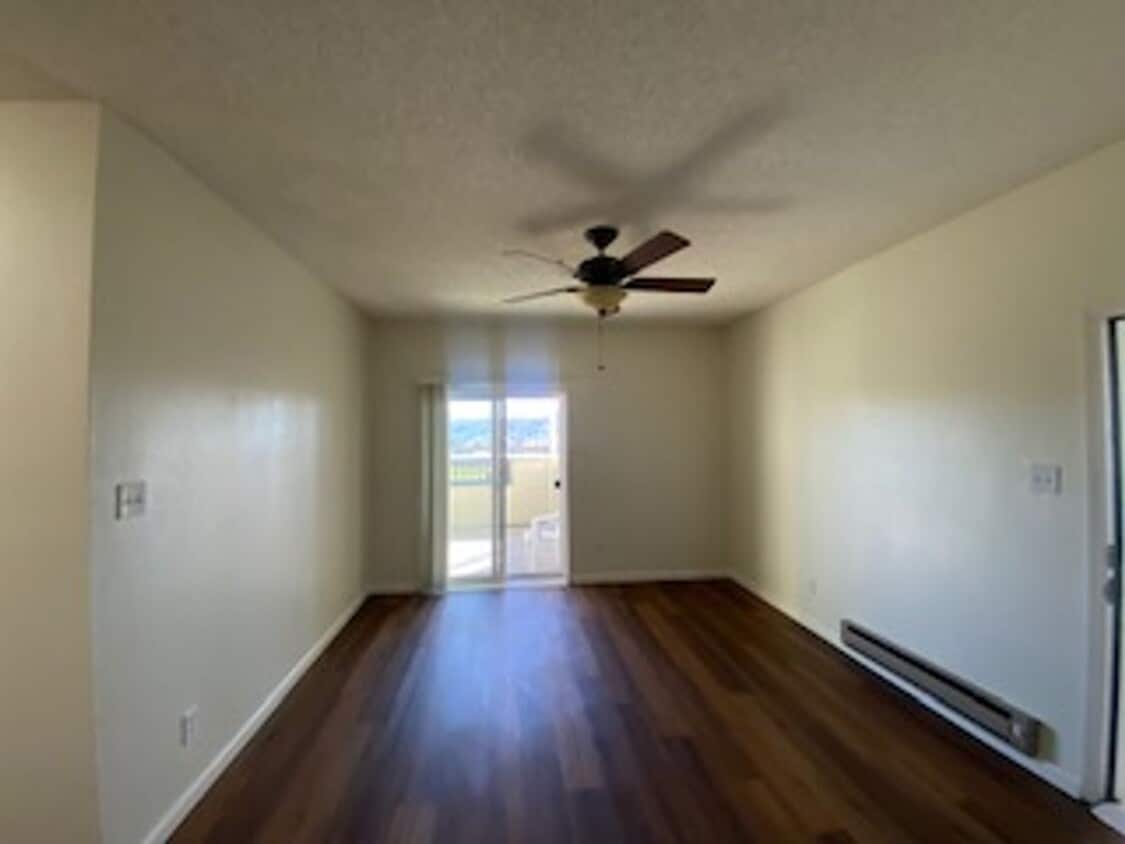 Primary Photo - 1201 Glen Cove Parkway Unit 907