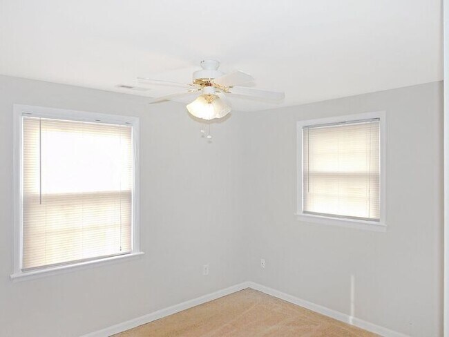 Foto del edificio - 21834 N Essex Dr