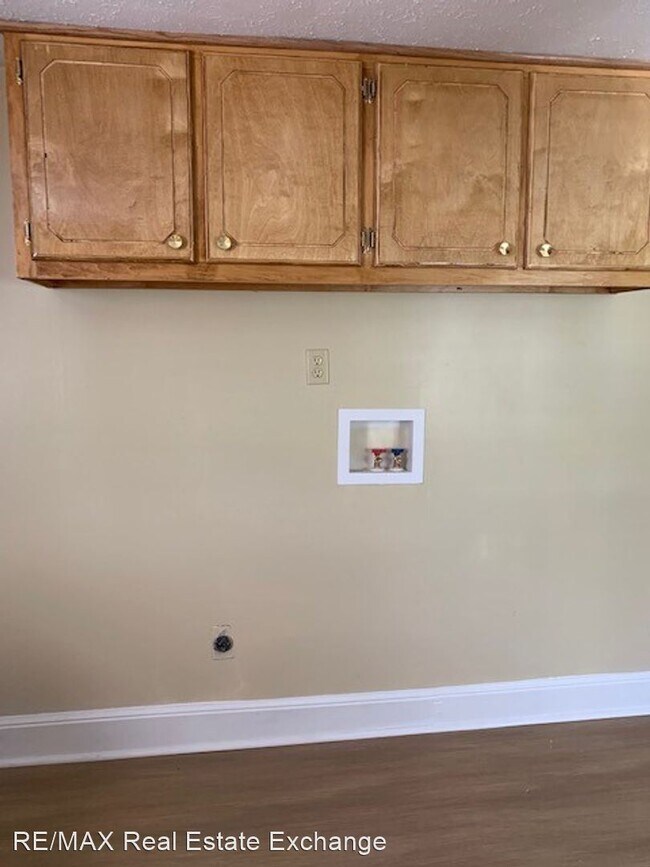 Building Photo - 3 br, 1 bath House - 2913 Olive Drive