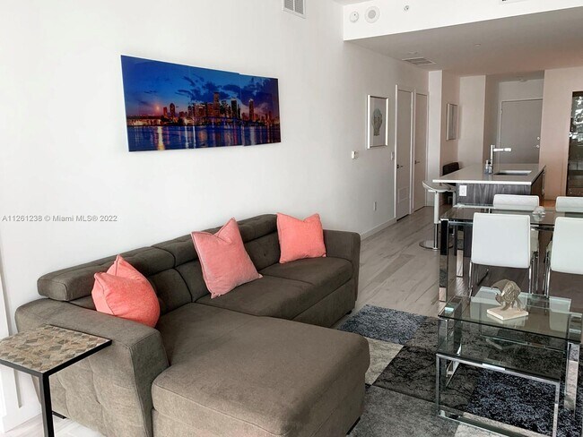 Foto del edificio - 480 NE 31st St