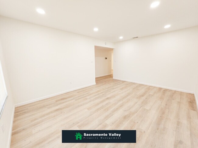 Foto del edificio - 7692 Rotherton Way