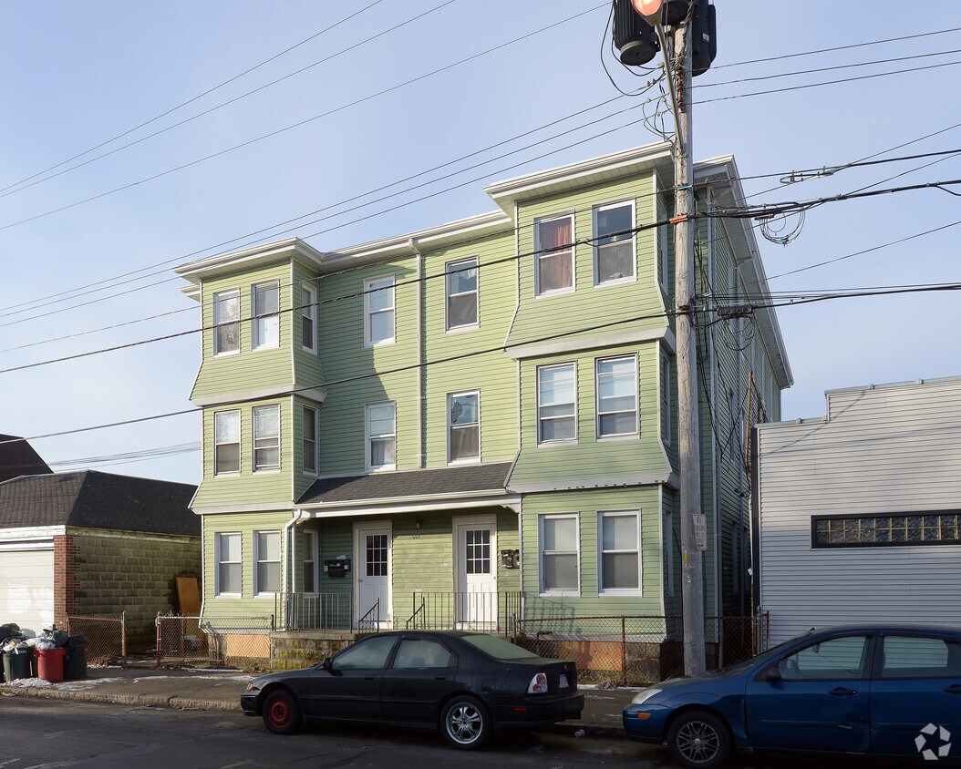 Building Photo - 443 Bolton St
