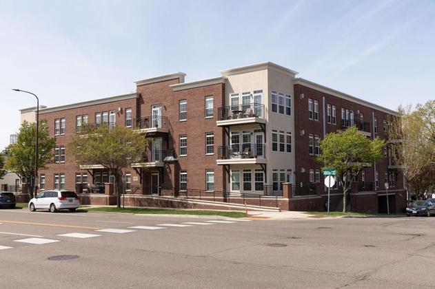 Building - 605 Snelling Ave S