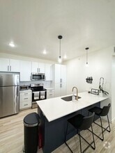 Building Photo - 311 E Lorene St