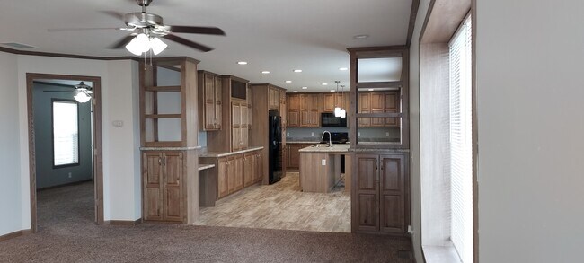 Building Photo - 9693 Edgeworth Dr