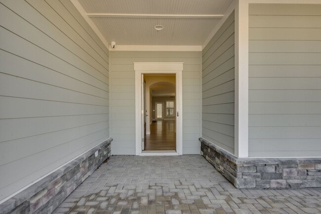 Foto del edificio - Spacious 3 Bed 2 Bath -The Landings At New Riverside