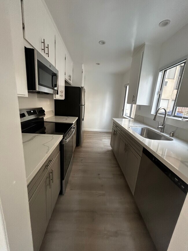 Cocina - 649 Westbourne Dr