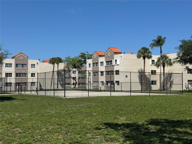 Foto del edificio - 6195 NW 186th St