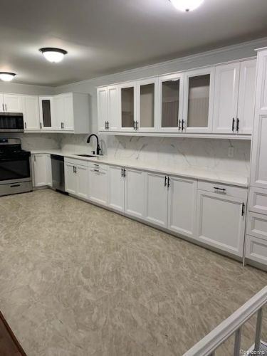Building Photo - 2787 Roundtree Dr