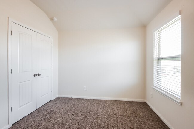 Foto del edificio - 15825 Roberto Clemente Ct