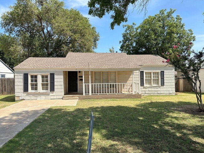 Building Photo - Move In Special!!! First Full Month Free!!!