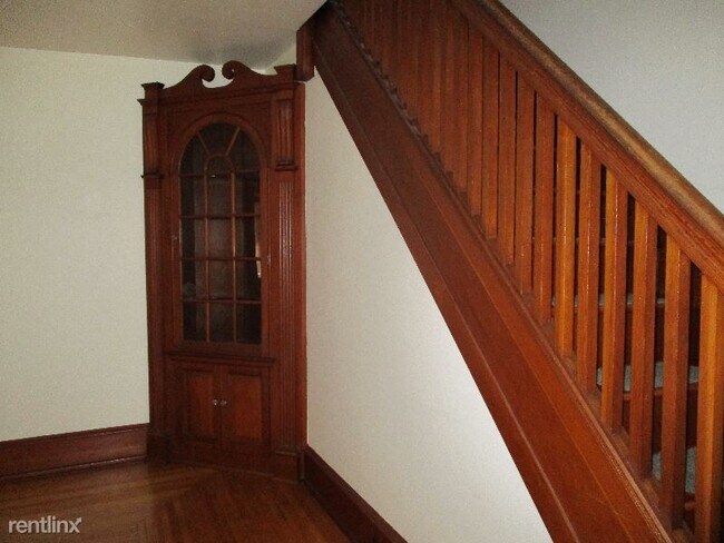 Building Photo - 2 br, 1 bath Townhome - 251 Jefferson Street