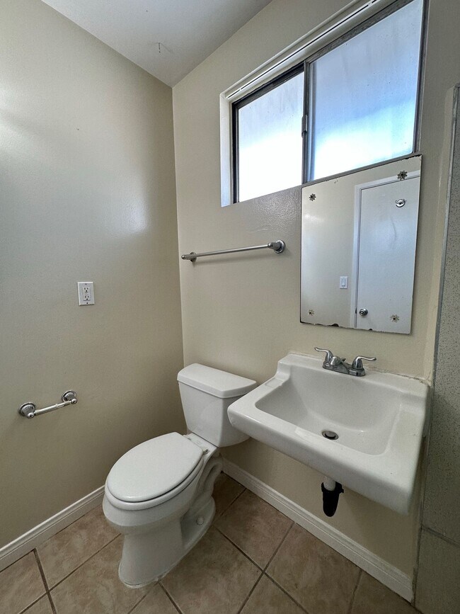 Foto del edificio - 5616 Rocket St