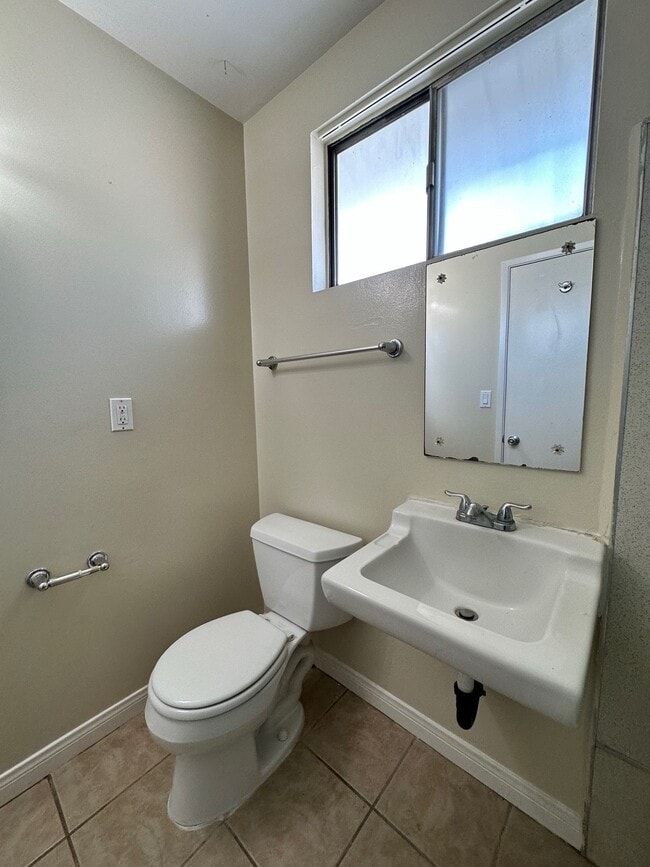 Building Photo - 5616 Rocket St