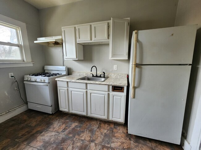Building Photo - 270 Sherman Ave