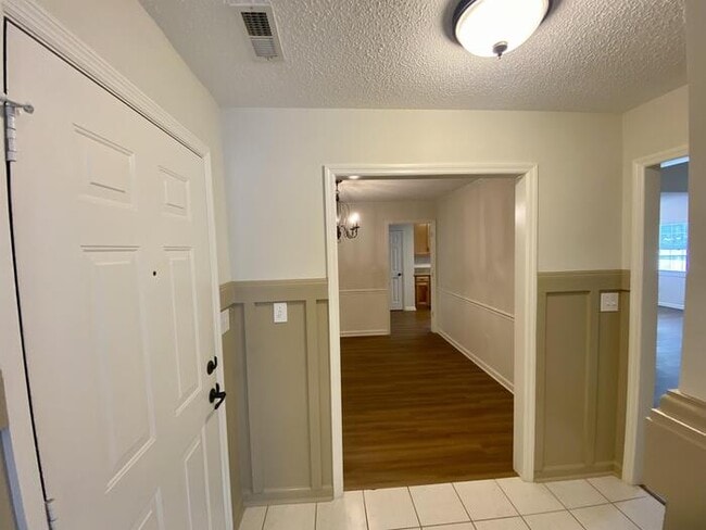 Foto del edificio - 108 Wildweed Ct