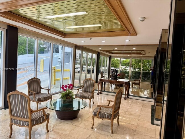 Foto del edificio - 2401 Collins Ave